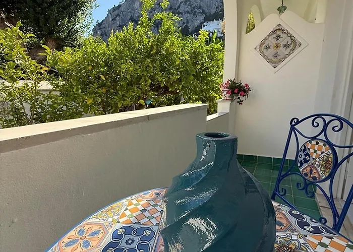 Eliza Art Κάπρι